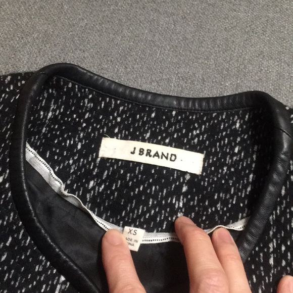 Tweed cropped jacket - Picture 2 of 4